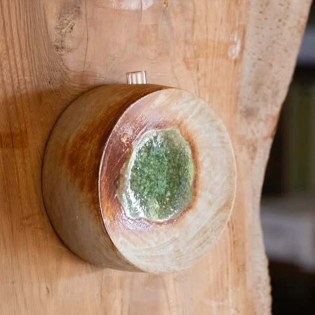 Hakeme Round Wall Vase with Green Center