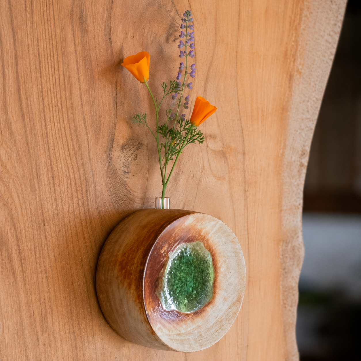 Hakeme Wall Vase with Green Center